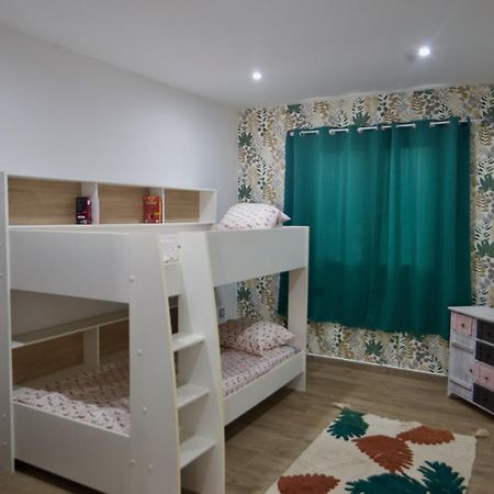 Saint-Benoît Le Beau Vallon 1- Jacuzzi Privatif Et Piscine Chauffee Partagee מראה חיצוני תמונה