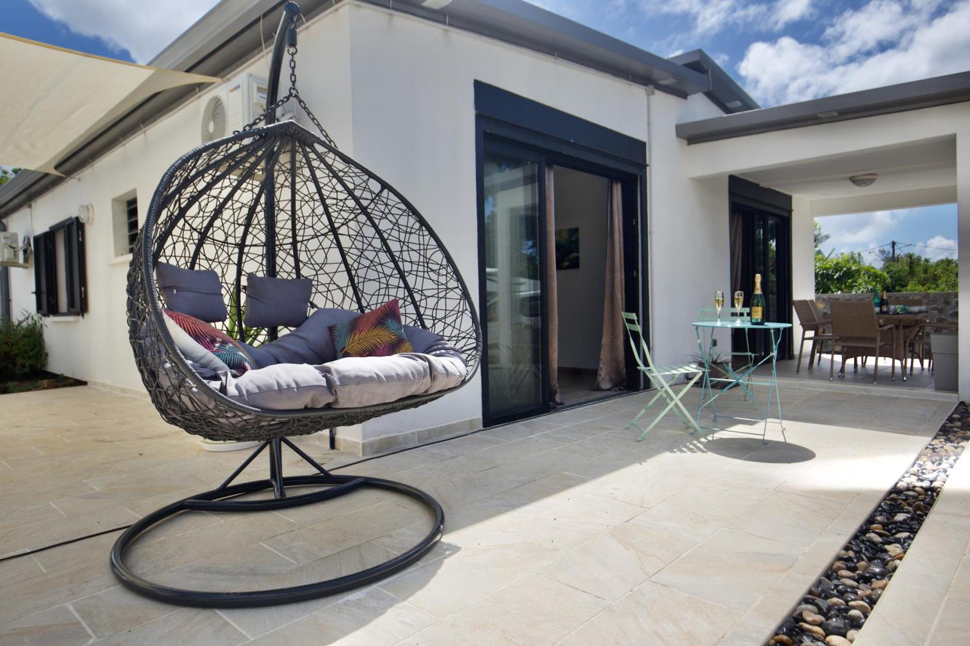 Saint-Benoît Le Beau Vallon 1- Jacuzzi Privatif Et Piscine Chauffee Partagee מראה חיצוני תמונה